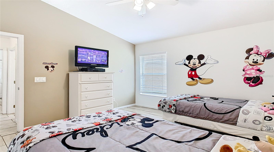 Davenport, Florida 33837, 5 Bedrooms Bedrooms, ,4 Bathroomsbathrooms,Residential,For Sale,Viola Dr,Mfro6315234