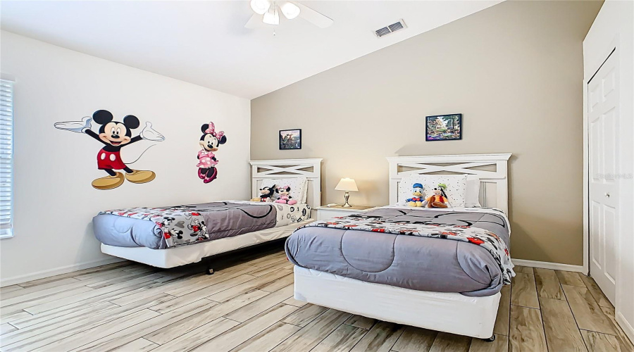 Davenport, Florida 33837, 5 Bedrooms Bedrooms, ,4 Bathroomsbathrooms,Residential,For Sale,Viola Dr,Mfro6315234
