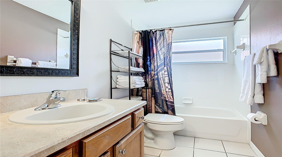 Davenport, Florida 33837, 5 Bedrooms Bedrooms, ,4 Bathroomsbathrooms,Residential,For Sale,Viola Dr,Mfro6315234