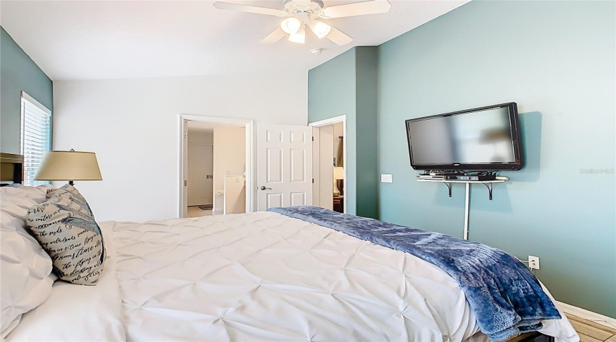 Davenport, Florida 33837, 5 Bedrooms Bedrooms, ,4 Bathroomsbathrooms,Residential,For Sale,Viola Dr,Mfro6315234