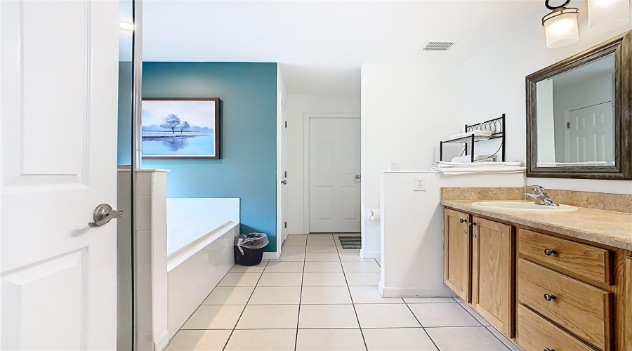 Davenport, Florida 33837, 5 Bedrooms Bedrooms, ,4 Bathroomsbathrooms,Residential,For Sale,Viola Dr,Mfro6315234