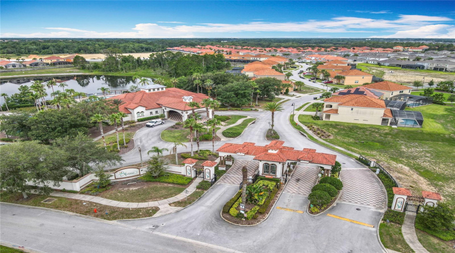 Davenport, Florida 33837, 5 Bedrooms Bedrooms, ,4 Bathroomsbathrooms,Residential,For Sale,Viola Dr,Mfro6315234