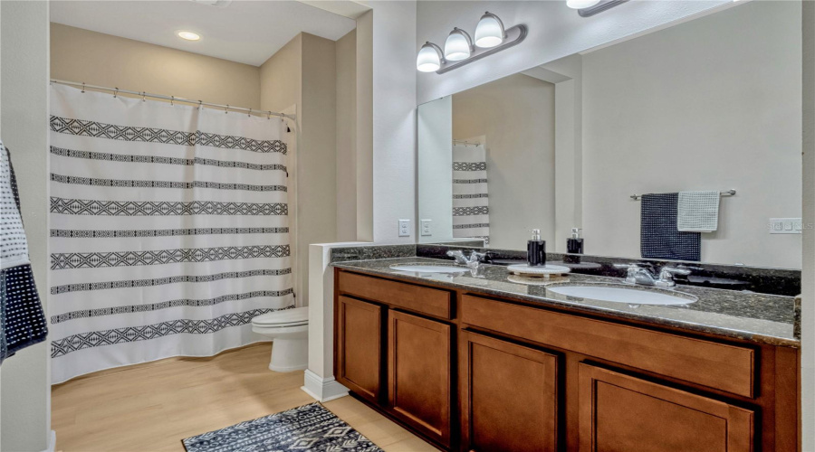 ORLANDO, Florida 32836, 5 Bedrooms Bedrooms, ,5 BathroomsBathrooms,Residential,For Sale,CHILTON,MFRO6314632