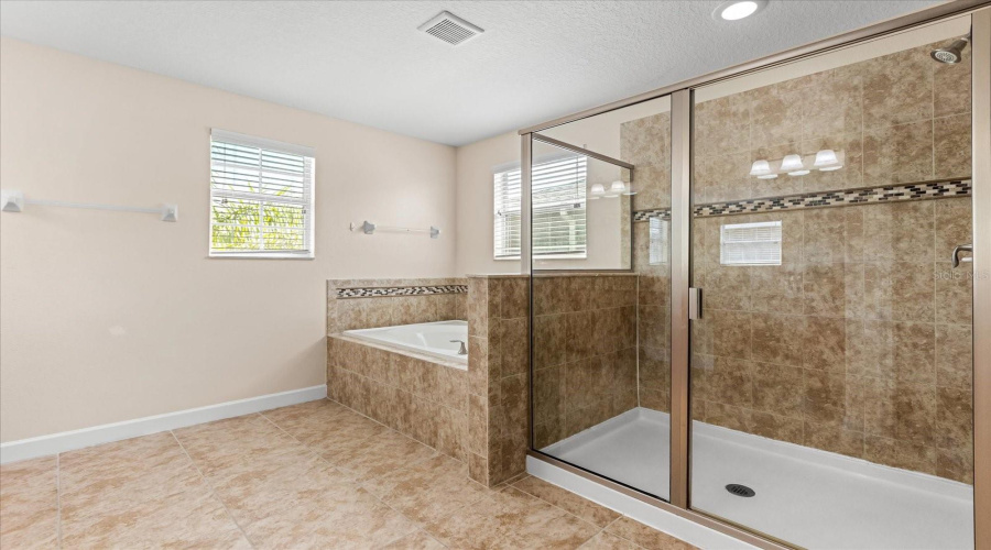 DAVENPORT, Florida 33837, 5 Bedrooms Bedrooms, ,3 BathroomsBathrooms,Residential,For Sale,CORTLAND,MFRO6316240