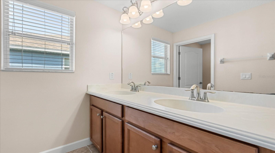 DAVENPORT, Florida 33837, 5 Bedrooms Bedrooms, ,3 BathroomsBathrooms,Residential,For Sale,CORTLAND,MFRO6316240
