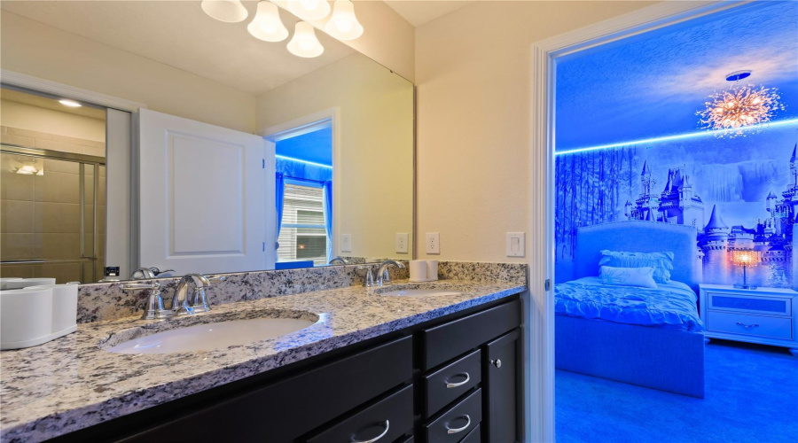 DAVENPORT, Florida 33897, 9 Bedrooms Bedrooms, ,6 BathroomsBathrooms,Residential,For Sale,LELANI,0,MFRS5128616