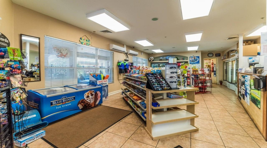 KISSIMMEE, Florida 34747, 3 Bedrooms Bedrooms, ,2 BathroomsBathrooms,Residential,For Sale,COMROW,MFRO6316331