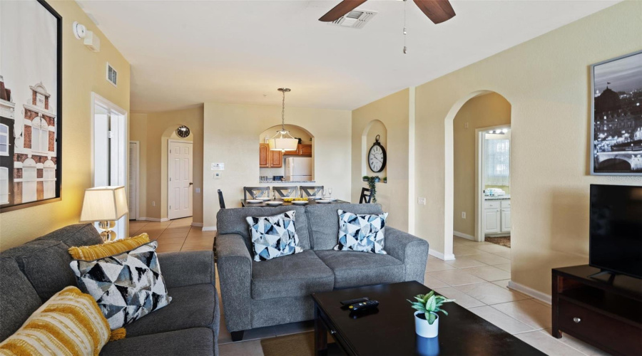 KISSIMMEE, Florida 34747, 3 Bedrooms Bedrooms, ,2 BathroomsBathrooms,Residential,For Sale,COMROW,MFRO6316331