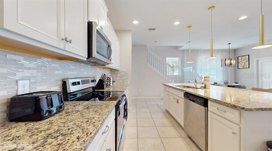 KISSIMMEE, Florida 34747, 5 Bedrooms Bedrooms, ,4 BathroomsBathrooms,Residential,For Sale,SYDNEY,MFRO6316575