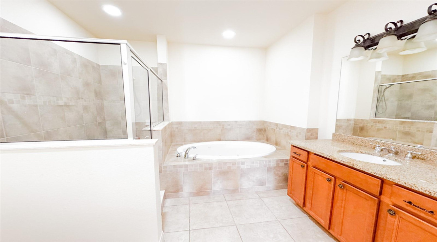 DAVENPORT, Florida 33897, 4 Bedrooms Bedrooms, ,3 BathroomsBathrooms,Residential,For Sale,BELLA VISTA,MFRO6316323