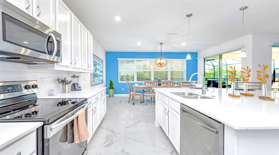 KISSIMMEE, Florida 34746, 6 Bedrooms Bedrooms, ,6 BathroomsBathrooms,Residential,For Sale,RAMA,0,MFRO6316670