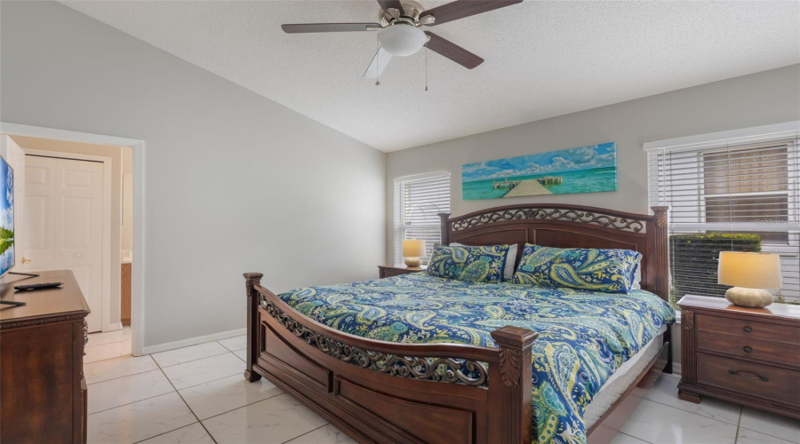 KISSIMMEE, Florida 34747, 5 Bedrooms Bedrooms, ,4 BathroomsBathrooms,Residential,For Sale,ONEIDA,MFRS5128631