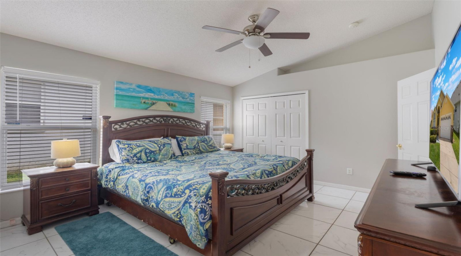 KISSIMMEE, Florida 34747, 5 Bedrooms Bedrooms, ,4 BathroomsBathrooms,Residential,For Sale,ONEIDA,MFRS5128631