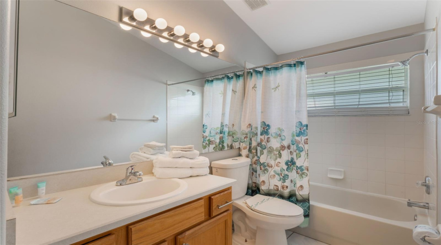KISSIMMEE, Florida 34747, 5 Bedrooms Bedrooms, ,4 BathroomsBathrooms,Residential,For Sale,ONEIDA,MFRS5128631