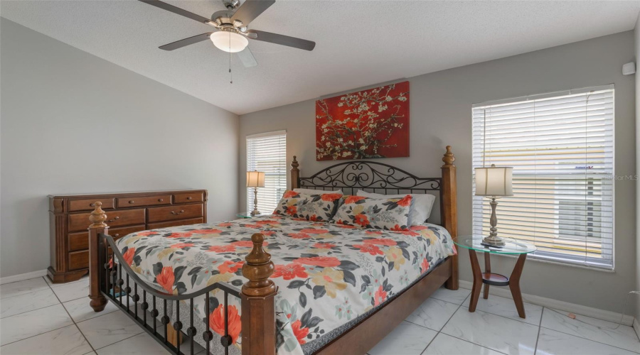 KISSIMMEE, Florida 34747, 5 Bedrooms Bedrooms, ,4 BathroomsBathrooms,Residential,For Sale,ONEIDA,MFRS5128631