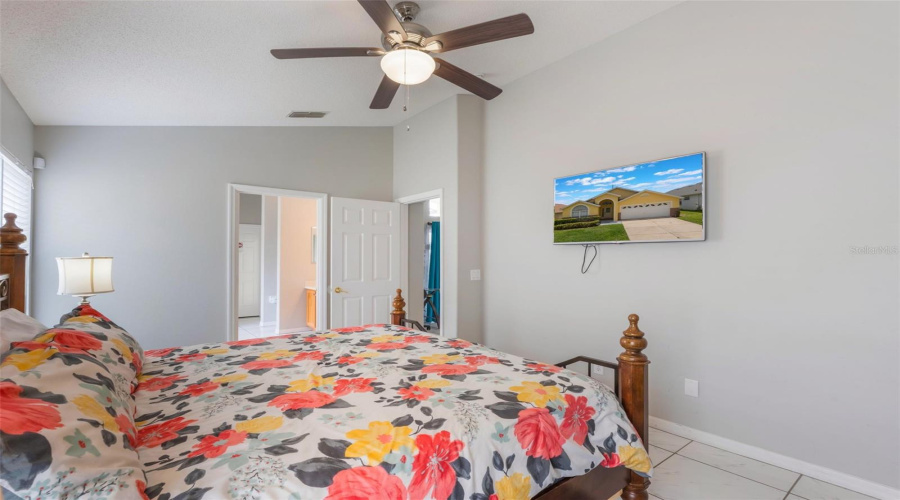 KISSIMMEE, Florida 34747, 5 Bedrooms Bedrooms, ,4 BathroomsBathrooms,Residential,For Sale,ONEIDA,MFRS5128631