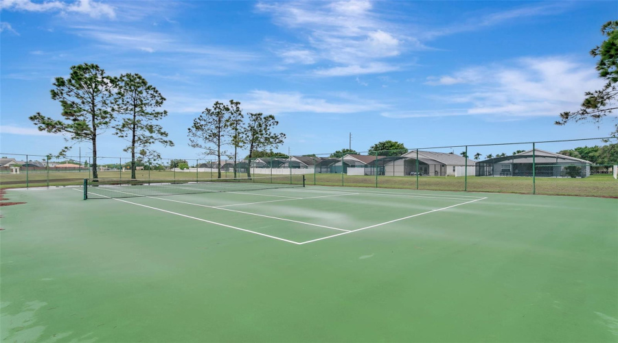 KISSIMMEE, Florida 34747, 5 Bedrooms Bedrooms, ,4 BathroomsBathrooms,Residential,For Sale,ONEIDA,MFRS5128631