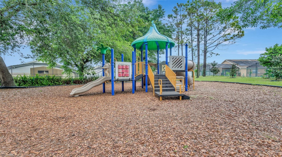 KISSIMMEE, Florida 34747, 5 Bedrooms Bedrooms, ,4 BathroomsBathrooms,Residential,For Sale,ONEIDA,MFRS5128631