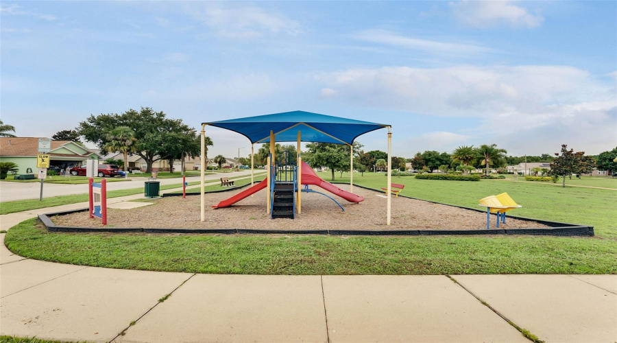 KISSIMMEE, Florida 34747, 5 Bedrooms Bedrooms, ,4 BathroomsBathrooms,Residential,For Sale,ONEIDA,MFRS5128631