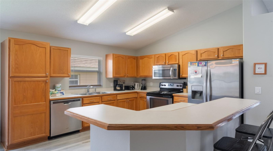 KISSIMMEE, Florida 34747, 5 Bedrooms Bedrooms, ,4 BathroomsBathrooms,Residential,For Sale,ONEIDA,MFRS5128631