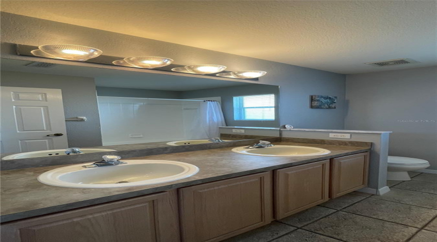 DAVENPORT, Florida 33896, 5 Bedrooms Bedrooms, ,4 BathroomsBathrooms,Residential,For Sale,WINDSOR,MFRO6316730