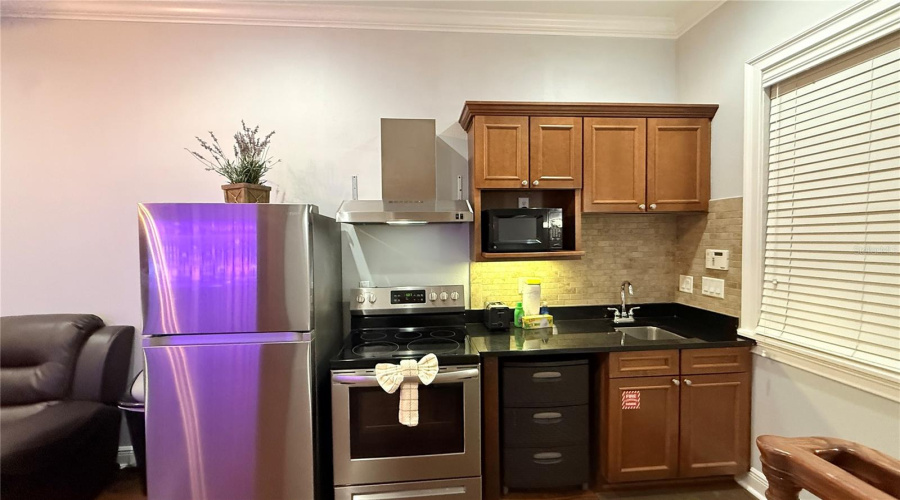 Garage Apartment Kitchenette