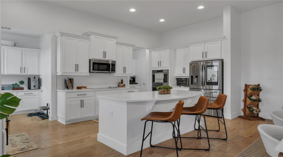 KISSIMMEE, Florida 34746, 4 Bedrooms Bedrooms, ,3 BathroomsBathrooms,Residential,For Sale,SHORESIDE,MFRR4909422