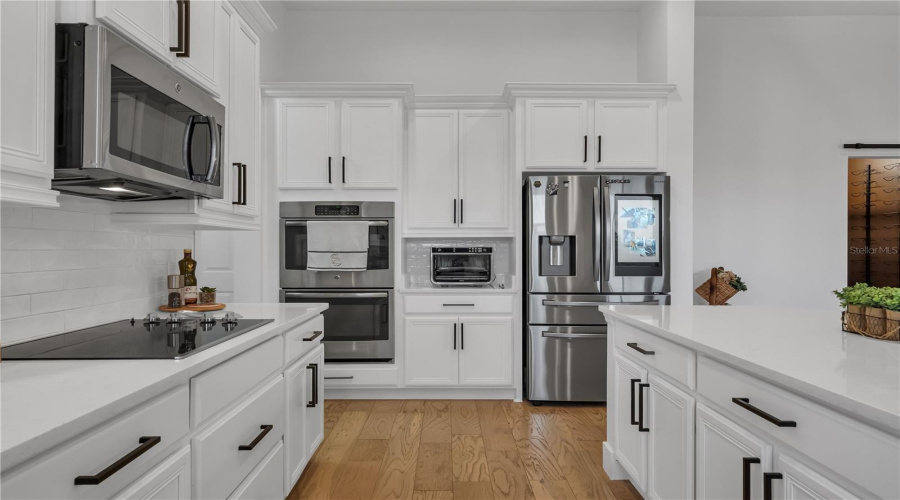 KISSIMMEE, Florida 34746, 4 Bedrooms Bedrooms, ,3 BathroomsBathrooms,Residential,For Sale,SHORESIDE,MFRR4909422