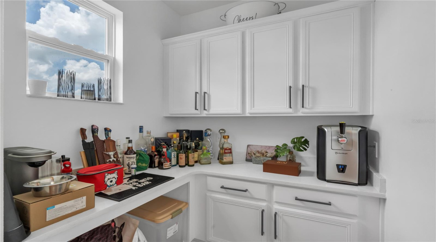 KISSIMMEE, Florida 34746, 4 Bedrooms Bedrooms, ,3 BathroomsBathrooms,Residential,For Sale,SHORESIDE,MFRR4909422