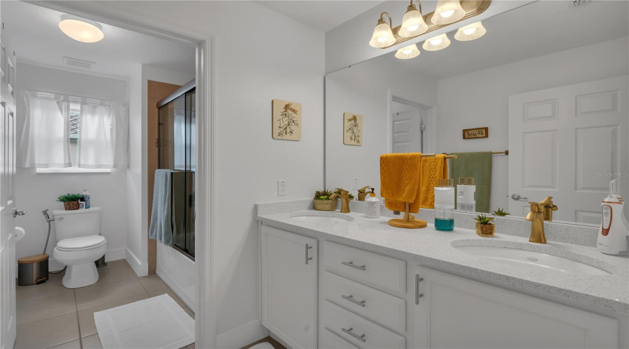 KISSIMMEE, Florida 34746, 4 Bedrooms Bedrooms, ,3 BathroomsBathrooms,Residential,For Sale,SHORESIDE,MFRR4909422