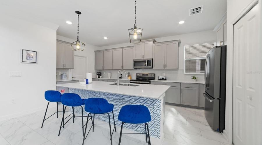 DAVENPORT, Florida 33896, 5 Bedrooms Bedrooms, ,5 BathroomsBathrooms,Residential,For Sale,SOMMERSET HILLS,0,MFRO6314954