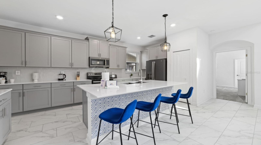 DAVENPORT, Florida 33896, 5 Bedrooms Bedrooms, ,5 BathroomsBathrooms,Residential,For Sale,SOMMERSET HILLS,0,MFRO6314954