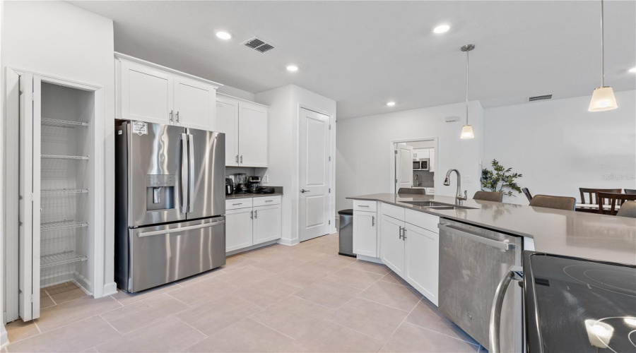 DAVENPORT, Florida 33837, 4 Bedrooms Bedrooms, ,3 BathroomsBathrooms,Residential,For Sale,CAMDEN,0,MFRO6316641