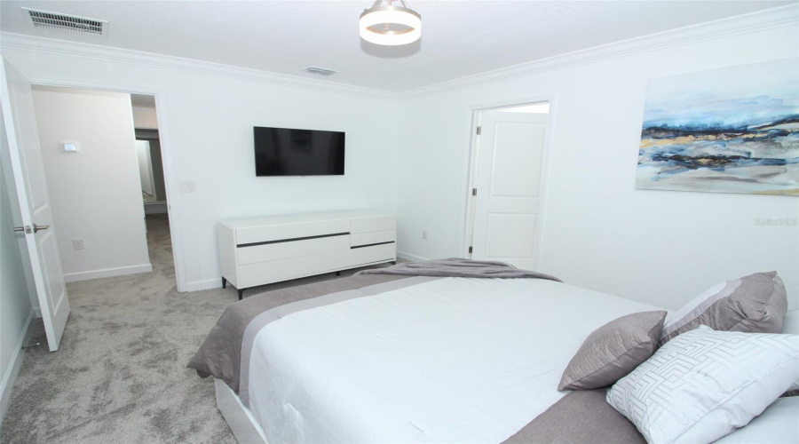 DAVENPORT, Florida 33896, 5 Bedrooms Bedrooms, ,4 BathroomsBathrooms,Residential,For Sale,LEADER,0,MFRO6316683