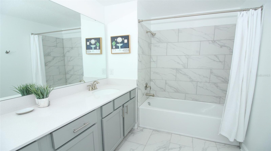 DAVENPORT, Florida 33896, 5 Bedrooms Bedrooms, ,4 BathroomsBathrooms,Residential,For Sale,LEADER,0,MFRO6316683