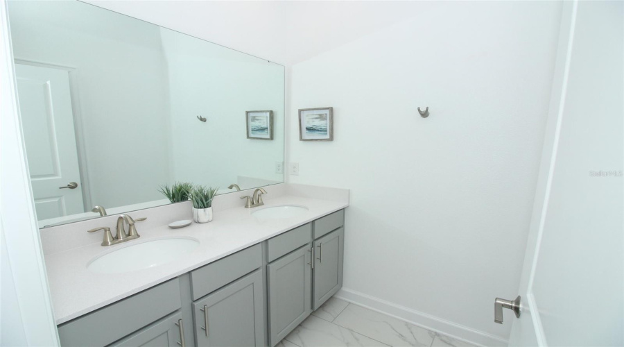 DAVENPORT, Florida 33896, 5 Bedrooms Bedrooms, ,4 BathroomsBathrooms,Residential,For Sale,LEADER,0,MFRO6316683