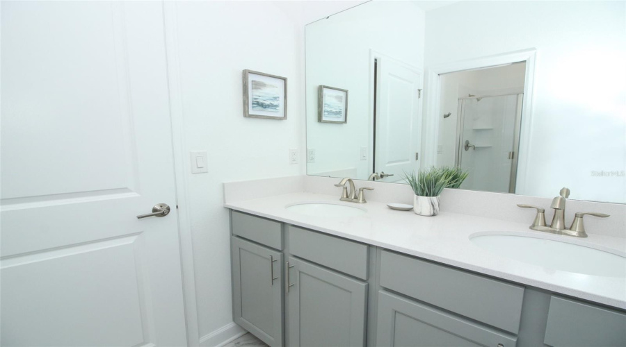 DAVENPORT, Florida 33896, 5 Bedrooms Bedrooms, ,4 BathroomsBathrooms,Residential,For Sale,LEADER,0,MFRO6316683