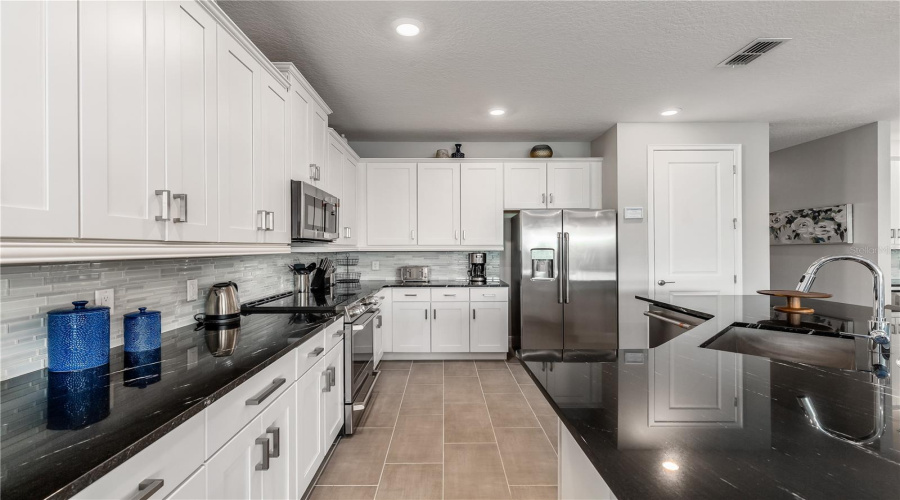 REUNION, Florida 34747, 6 Bedrooms Bedrooms, ,5 BathroomsBathrooms,Residential,For Sale,GOLDEN BEAR,MFRO6316561
