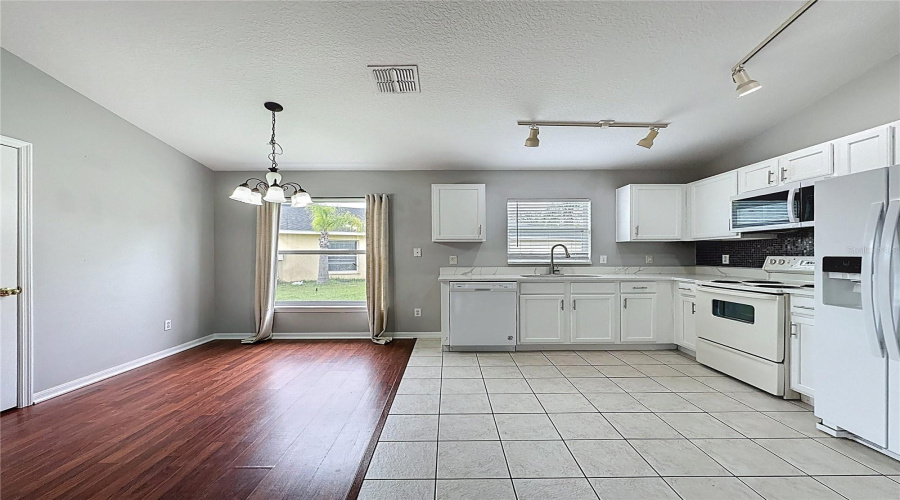 Kitchen & Dining Area