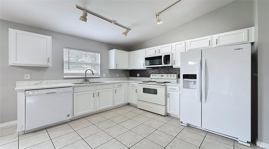 DAVENPORT, Florida 33896, 4 Bedrooms Bedrooms, ,3 BathroomsBathrooms,Residential,For Sale,SCRUB JAY,0,MFRS5128262
