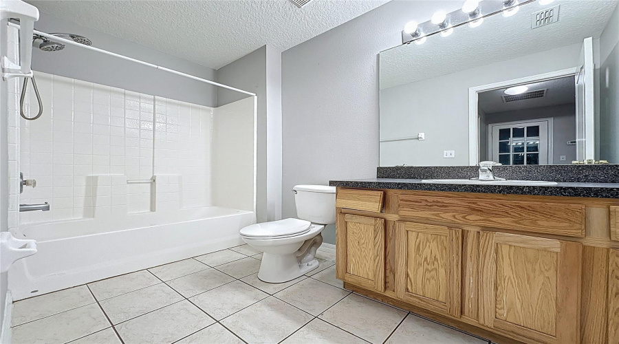 Full Hall Bathroom