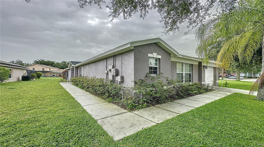 DAVENPORT, Florida 33896, 4 Bedrooms Bedrooms, ,3 BathroomsBathrooms,Residential,For Sale,SCRUB JAY,0,MFRS5128262