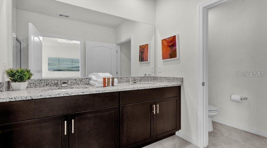DAVENPORT, Florida 33837, 5 Bedrooms Bedrooms, ,4 BathroomsBathrooms,Residential,For Sale,OAKMOSS,MFRS5128700
