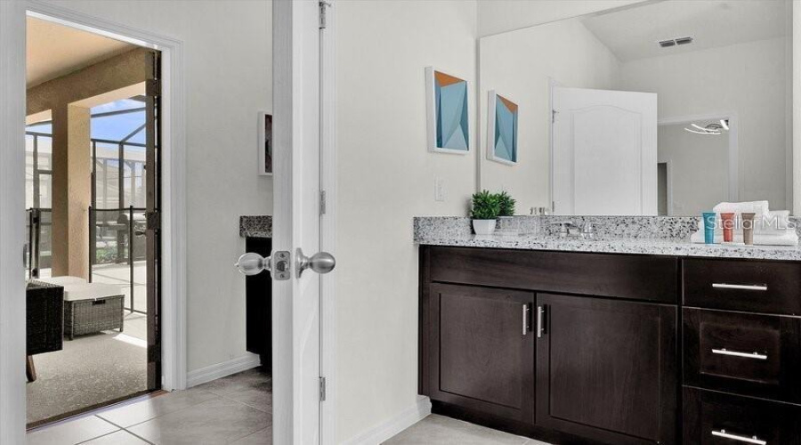 DAVENPORT, Florida 33837, 5 Bedrooms Bedrooms, ,4 BathroomsBathrooms,Residential,For Sale,OAKMOSS,MFRS5128700