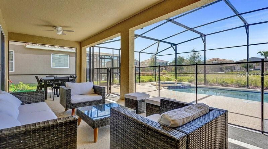 DAVENPORT, Florida 33837, 5 Bedrooms Bedrooms, ,4 BathroomsBathrooms,Residential,For Sale,OAKMOSS,MFRS5128700
