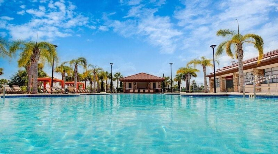 DAVENPORT, Florida 33837, 5 Bedrooms Bedrooms, ,4 BathroomsBathrooms,Residential,For Sale,OAKMOSS,MFRS5128700
