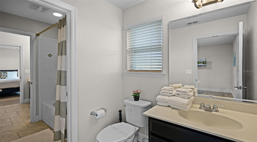 DAVENPORT, Florida 33837, 7 Bedrooms Bedrooms, ,5 BathroomsBathrooms,Residential,For Sale,OAKTREE,MFRO6316719