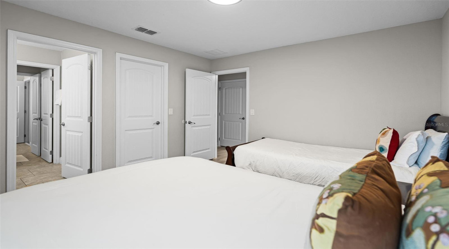 DAVENPORT, Florida 33837, 7 Bedrooms Bedrooms, ,5 BathroomsBathrooms,Residential,For Sale,OAKTREE,MFRO6316719