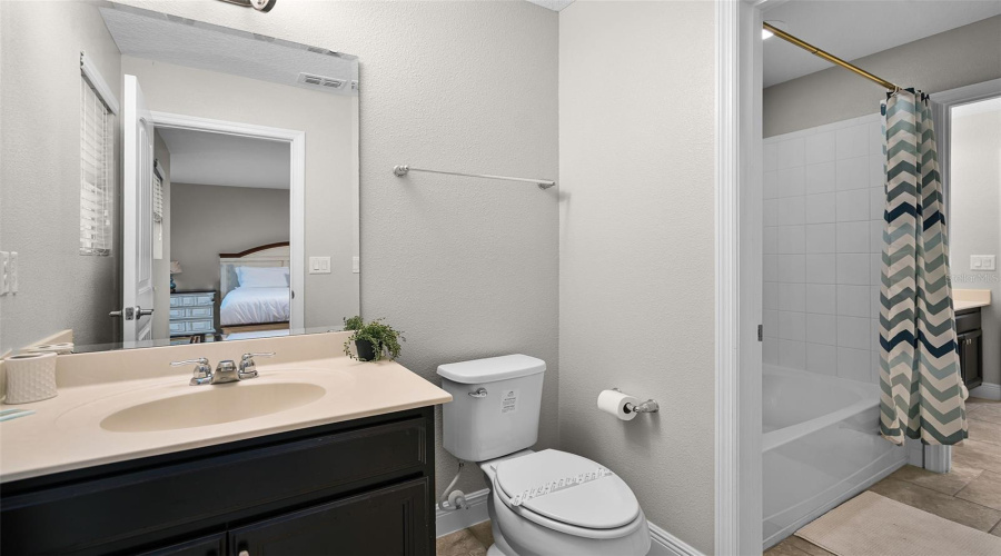 DAVENPORT, Florida 33837, 7 Bedrooms Bedrooms, ,5 BathroomsBathrooms,Residential,For Sale,OAKTREE,MFRO6316719
