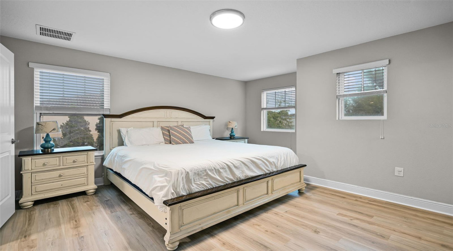 DAVENPORT, Florida 33837, 7 Bedrooms Bedrooms, ,5 BathroomsBathrooms,Residential,For Sale,OAKTREE,MFRO6316719